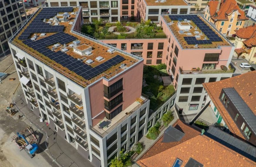 L’Esplanade, Construction d’un complexe multifonctionnel