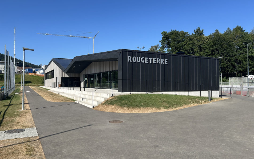 Gebäude des Sport- und Schulkomplexes